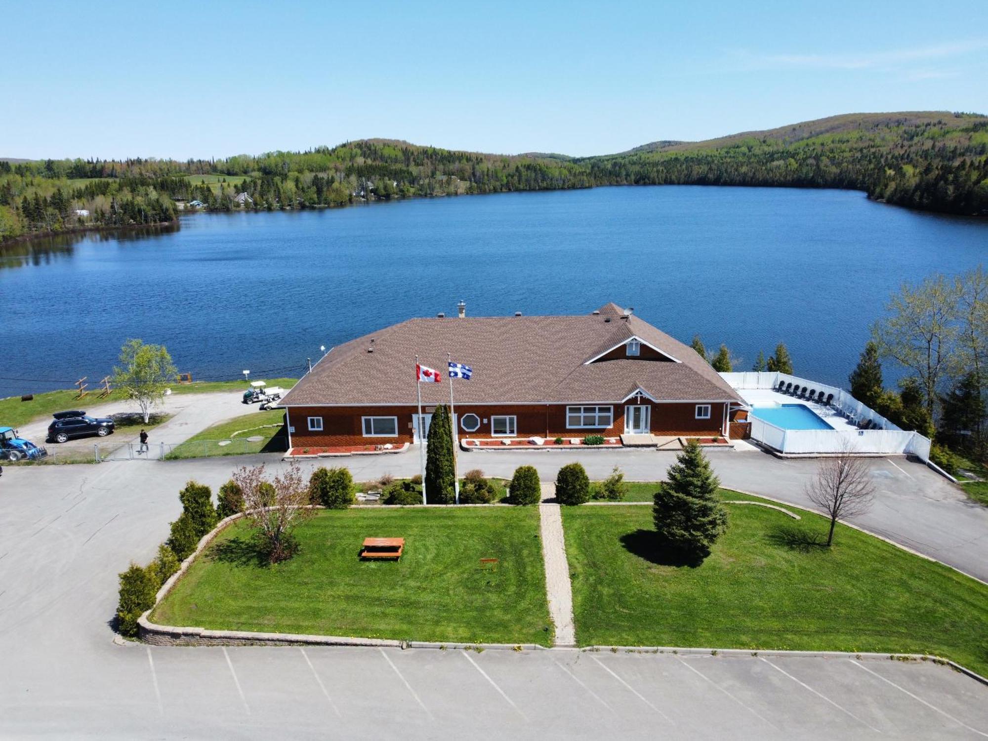 Auberge Du Lac Malcom Sayabec Kültér fotó