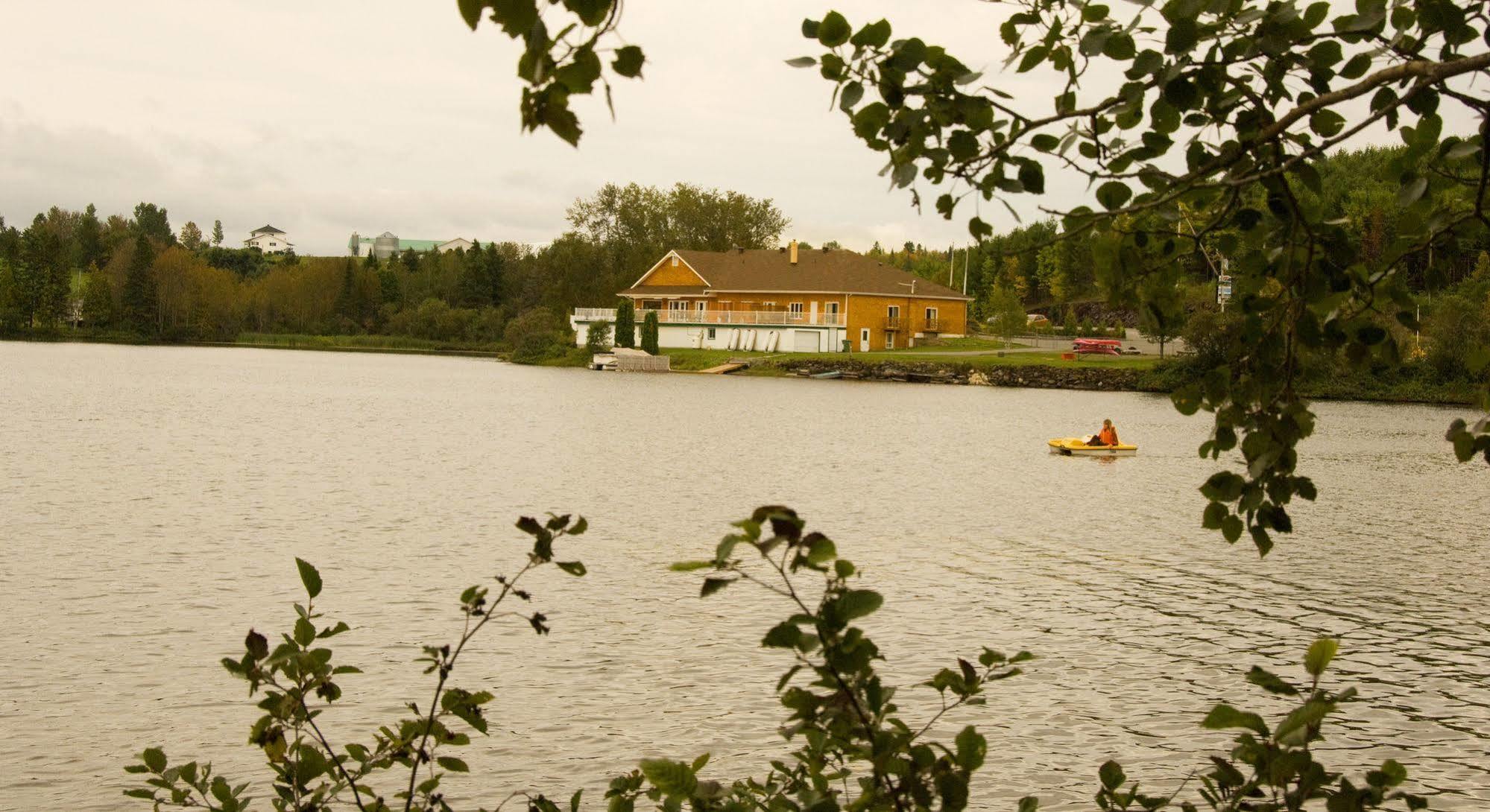 Auberge Du Lac Malcom Sayabec Kültér fotó