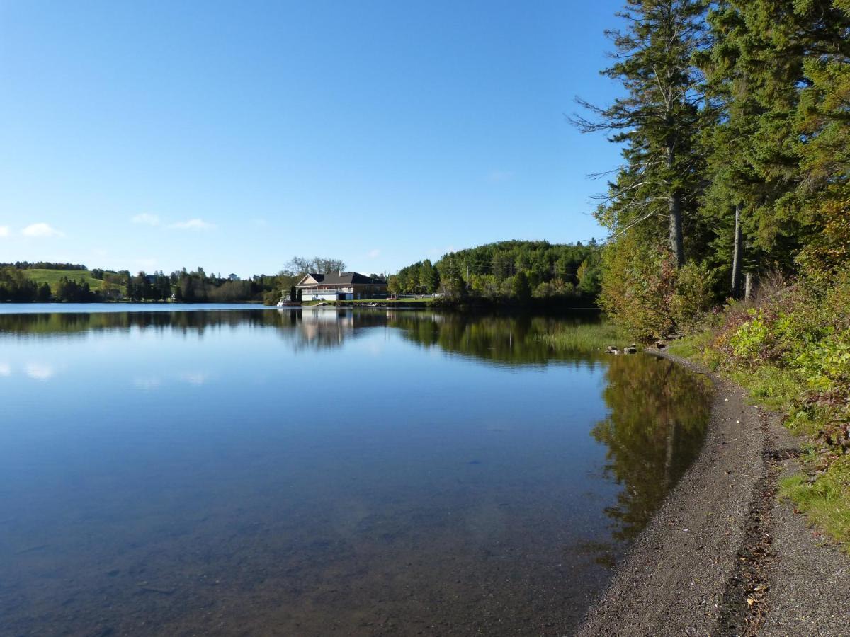 Auberge Du Lac Malcom Sayabec Kültér fotó